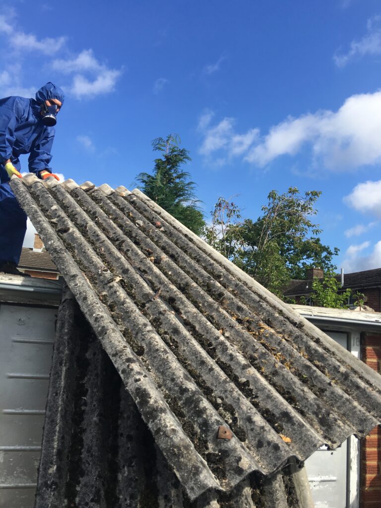 asbestos-removal-operative-taking-roof-down